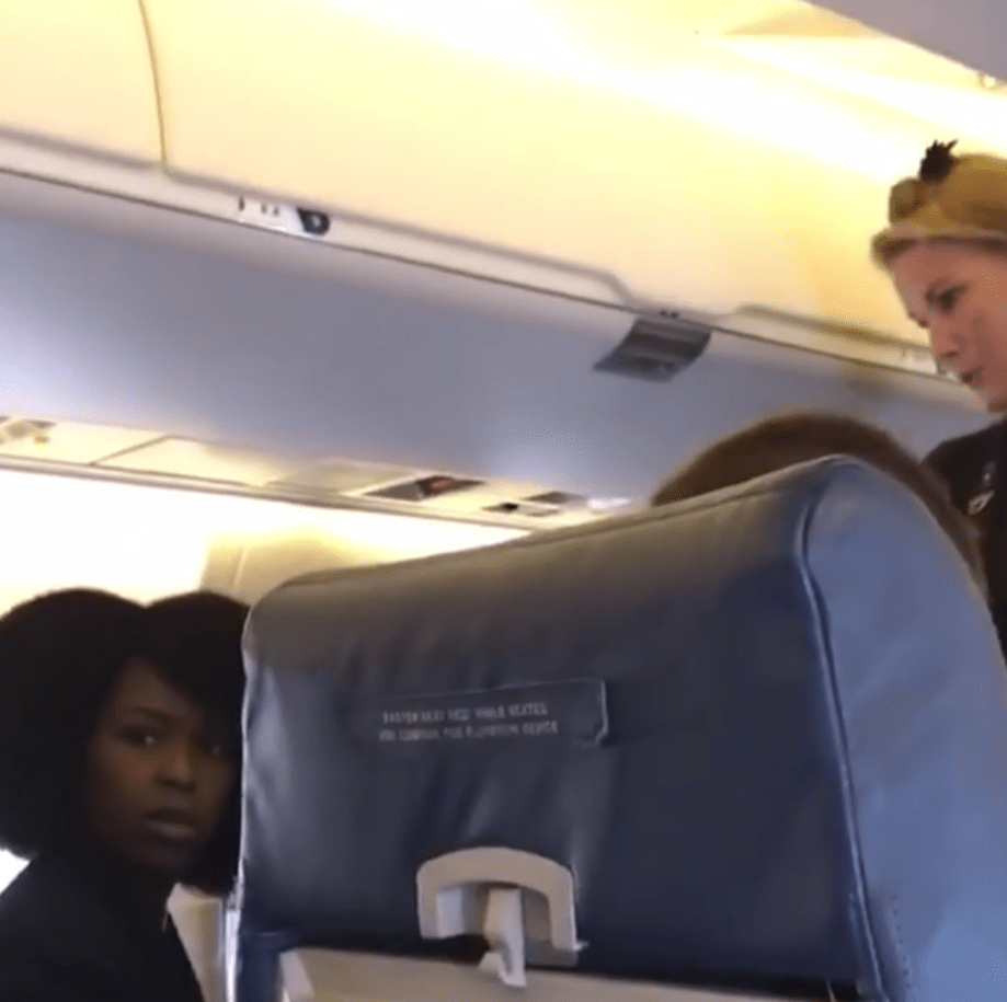  The flight attendant was filmed rowing with the passenger about switching her phone to airplane mode before take off