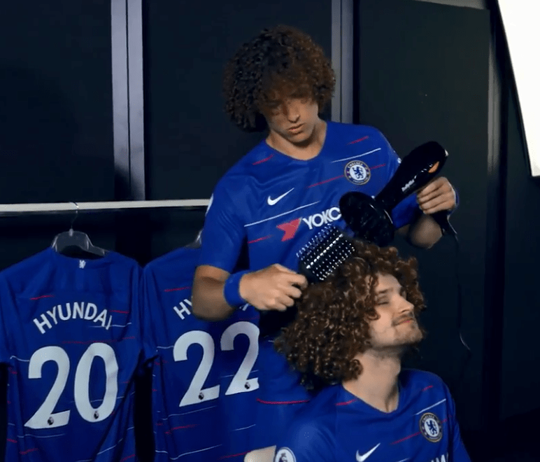  David Luiz has a new hair disciple