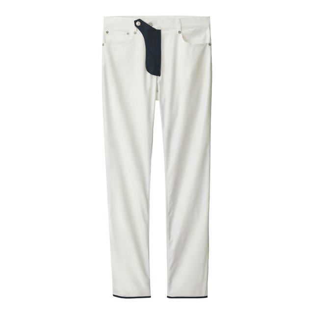  Opt for the white denim for an even more eye-catching contrast