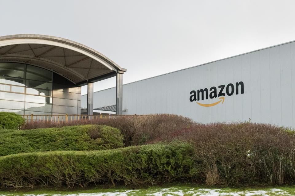  Amazon advises customers never to pay for a Marketplace item outside of the Amazon.co.uk site