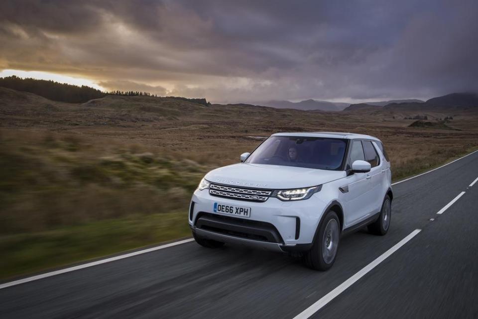  Land Rover's Discovery is the go-anywhere seven-seater