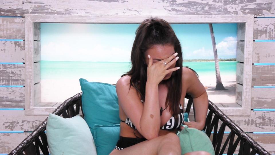  Stephanie Lam bursts into tears in tonight’s show after finding out pal Laura Crane kissed Jack Fowler behind her back