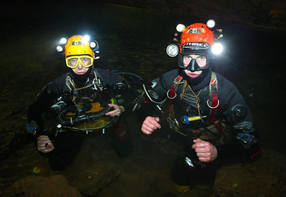  Heroes... Brits Rick Stanton and John Volanthen came to the rescue