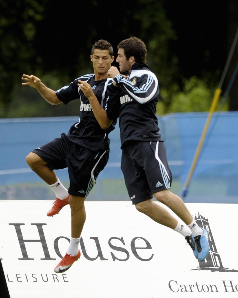  Cristiano Ronaldo and Gonzalo Higuain were Real Madrid team-mates back in 2009