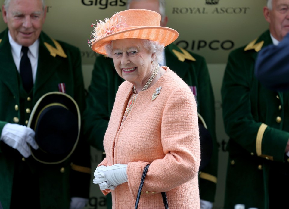 Irrespective of the temperature the Queen wears gloves