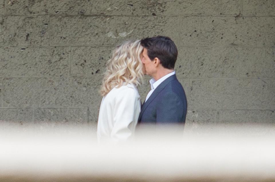  Vanessa Kirby and Tom Cruise were seen kissing on the set of the new Mission Impossible film