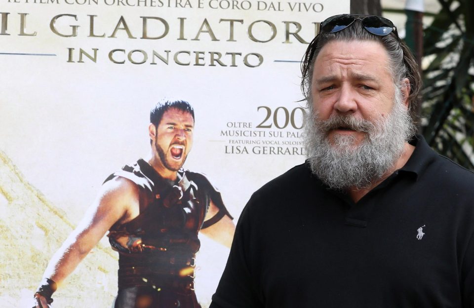  Russell Crowe hasn't had nearly as much scrutiny for his weight as female celebs