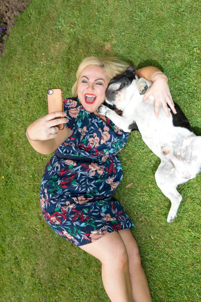  Hannah Coleman, 42, takes thousands of photos of her pied French bulldog Frank and has even set him up an Instagram account