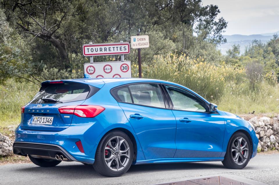  Ford's new Focus ST-Line X may be their best now, but we should wait for the 400hp hybrid Focus RS in 2020