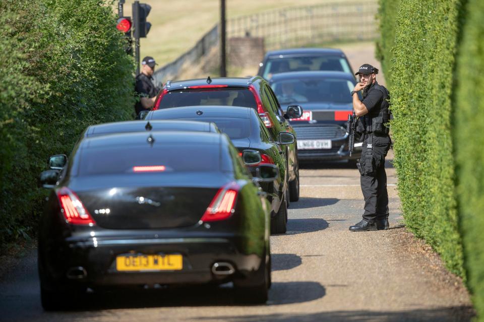  Police checking cars this morning at ministers arrived