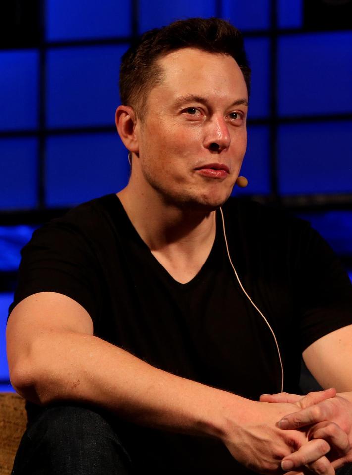  Entrepreneur Elon Musk branded the cave expert a 'paedo' before apologising