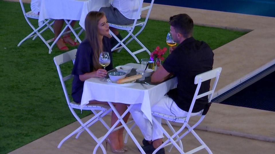  Viewers only see the Islanders eat on dates