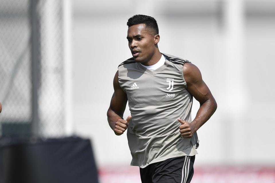  United have reportedly lined-up Juventus star Alex Sandro as a replacement for the ex-Southampton defender