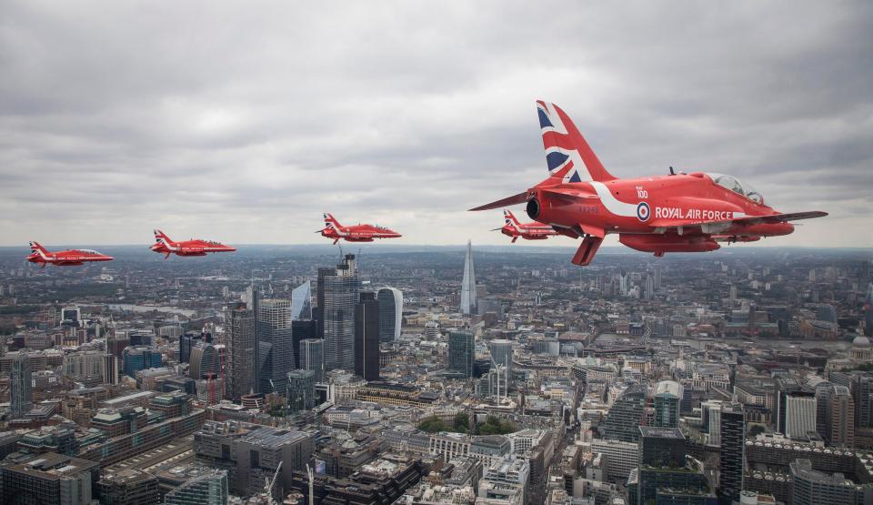  Red Arrows flying over London this afternoon in the flyby