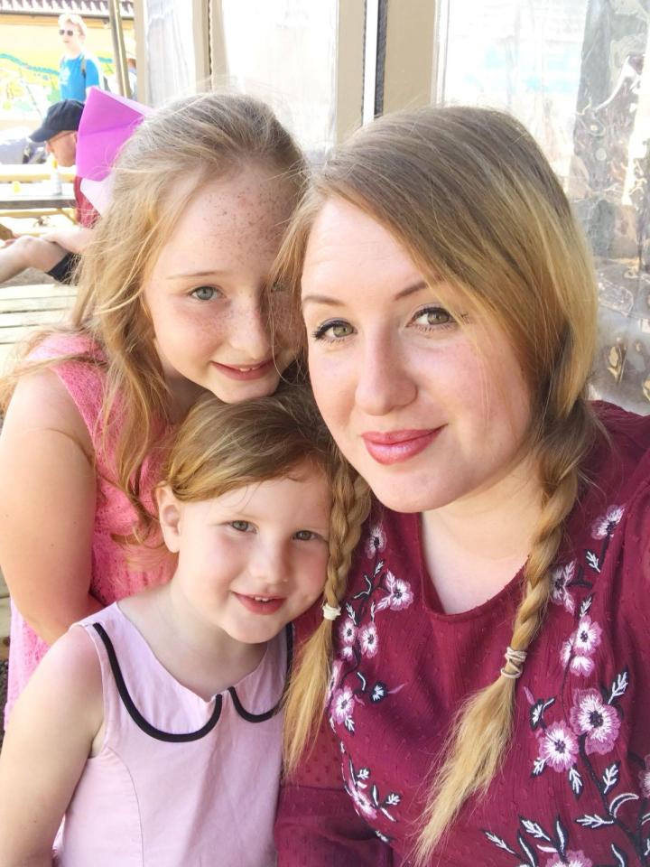  Taylor with daughters Lexi, 10, and Sienna, 4