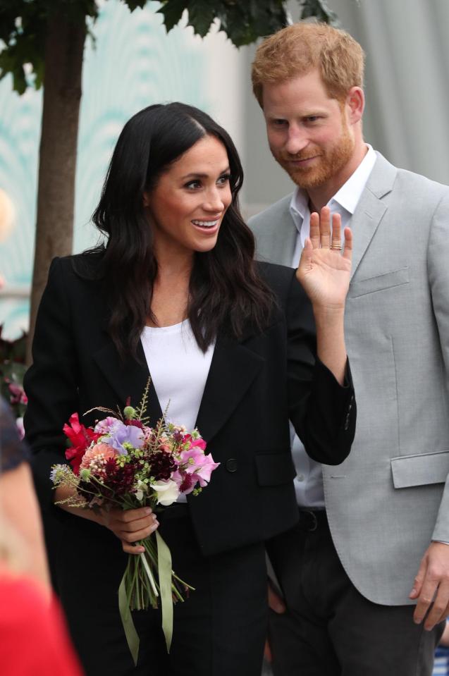  Meghan let her curls hang loose this afternoon