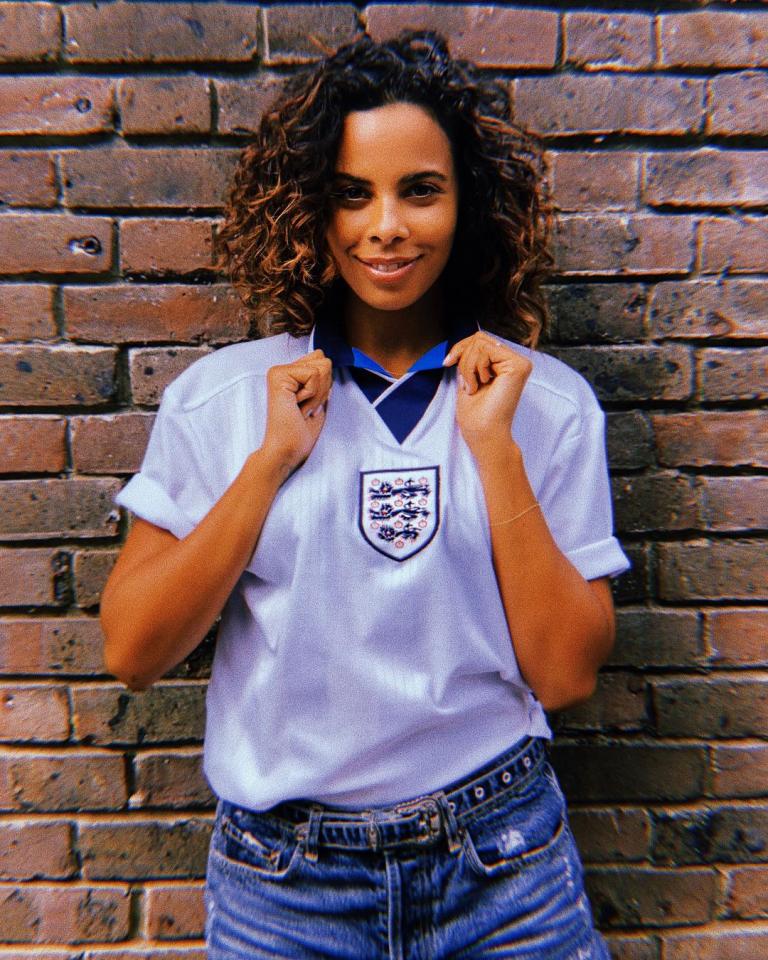  Rochelle Humes put on her lucky shirt