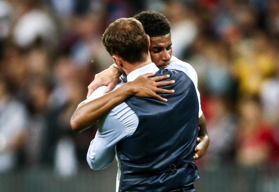  Gareth Southgate consoles Dele Alli after England get kicked out of the World Cup 2018 in Russia