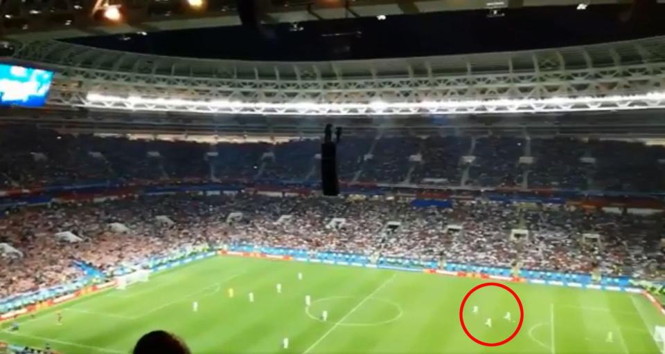  The Three Lions decided to launch a surprise attack with Croatia players off the field