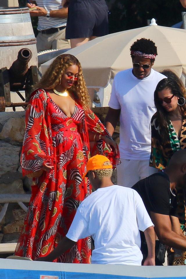  Beyonce and Jay Z stepped out for lunch in Cannes in Tuesday