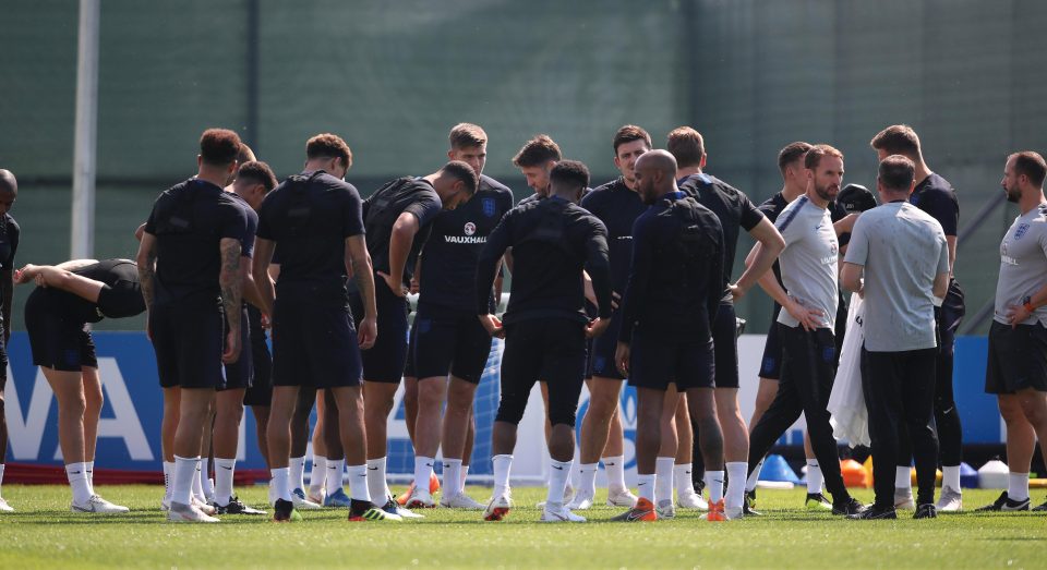  England huddled together in training as they prepare to battle for third place