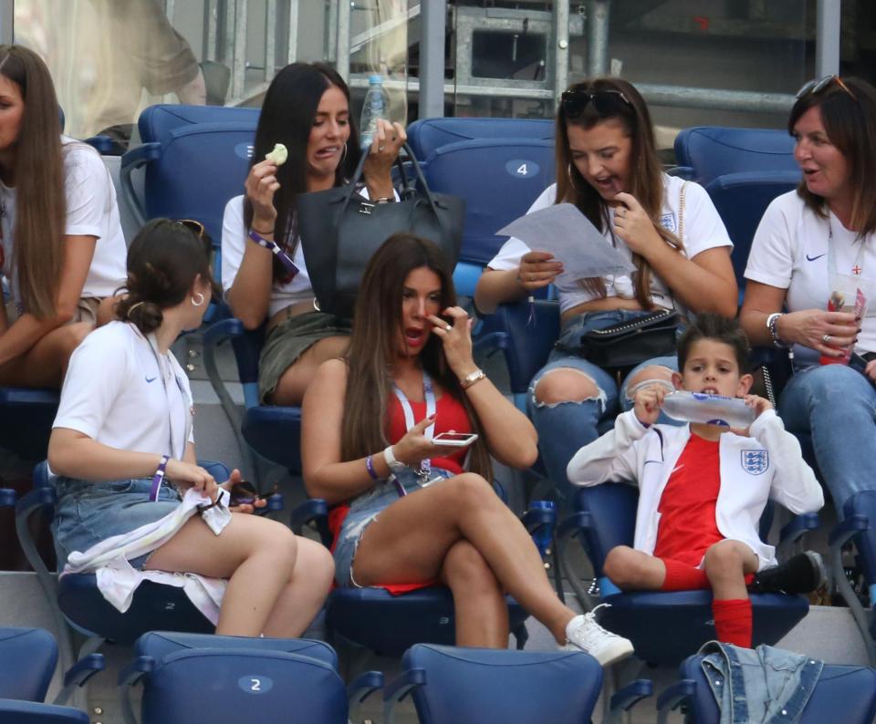  Rebekah Vardy was surrounded by two of her children