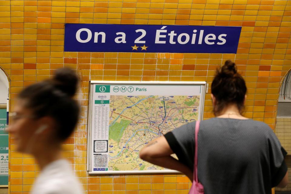  Charles de Gaulle - Etoiles is now 'On a 2 Etoiles', which translates to 'We Have 2 Stars'