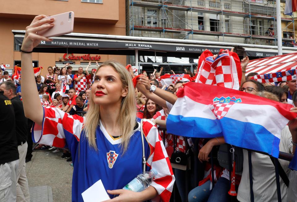  The players will go on an open-top bus parade from the airport to Ban Jelacic Square then onto the Presidential palace