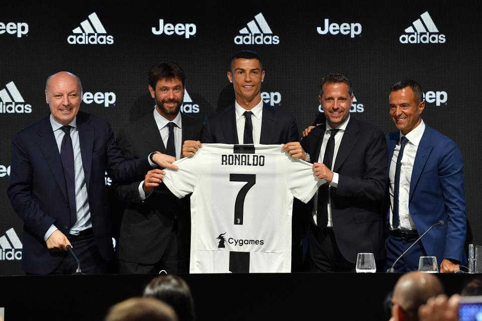  Cristiano Ronaldo will take Juan Cuadrado's No7 shirt - a nice gesture from his new Colombian team-mate