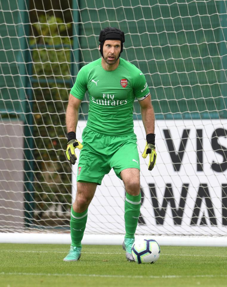  Petr Cech has been spotted in training looking like he's been hitting the gym