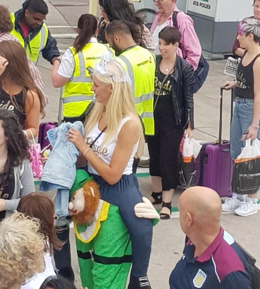  Passengers were eventually let off the plane after 90 minutes but after a short time in the terminal, returned to the aircraft where they sat for another 90 minutes