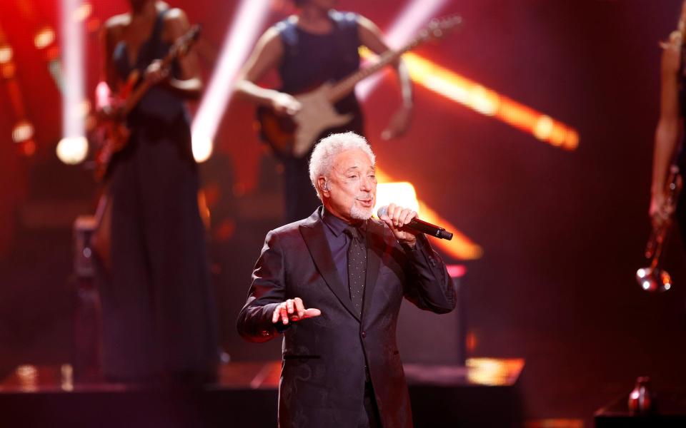  Welsh singer Tom Jones has been forced to pull out of two shows due to illness