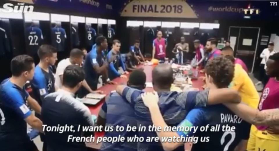  Paul Pogba motivates France's players before the World Cup final