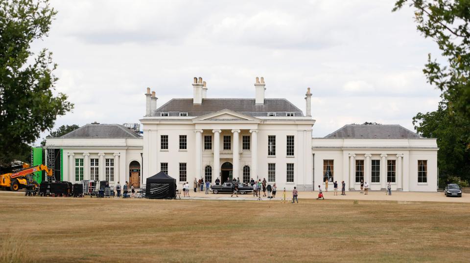  Filming took place at Hylands Park in Essex, UK which was doubling up for The White House in Washington, USA