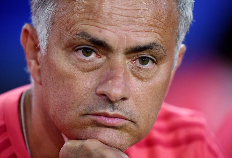  Jose Mourinho wants his players to return from holiday to help the team