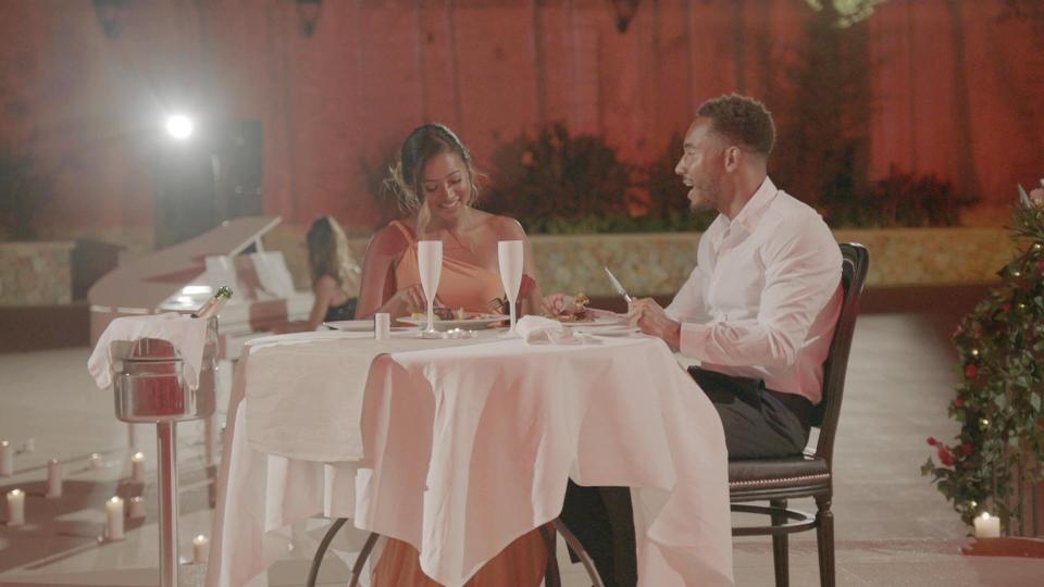  The couple go on an incredibly romantic dinner date