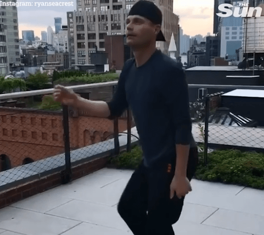  Ryan Seacrest has mastered the Shiggy moves