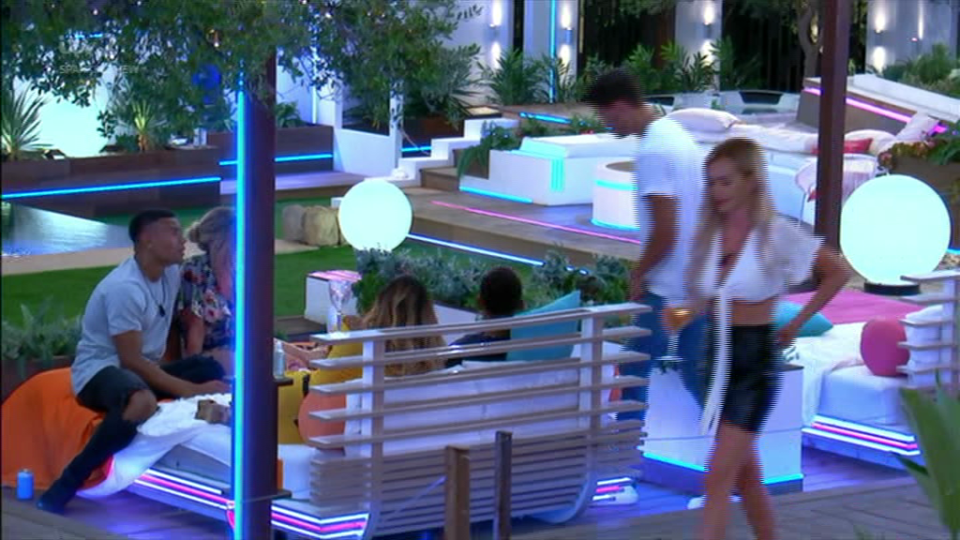  Laura was forced to walk away alone while the girls spoke to Jack instead