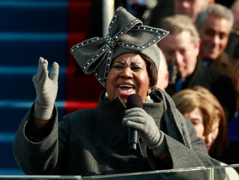  Aretha Franklin singing during the 2009 inauguration ceremony for Barack Obama