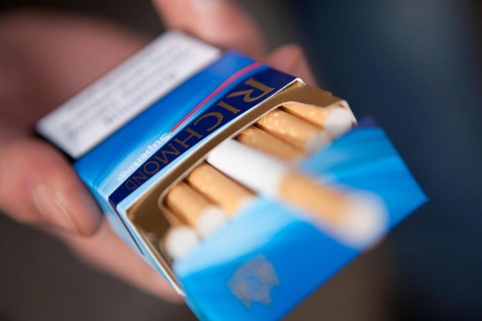  Boffins want pack of fags to cost £20 by 2020 as it's 'too affordable' now