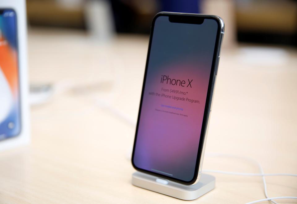  Apple's iPhone X is now widely cloned in the Android smartphone scene