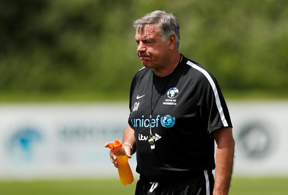  Allardyce criticised Arsenal for trying to play the ball out from the back against Manchester City