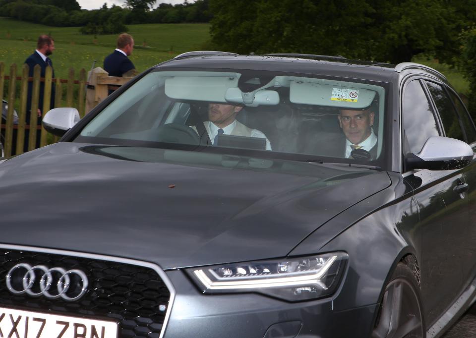  Harry used a police escort to drive to Heathrow airport