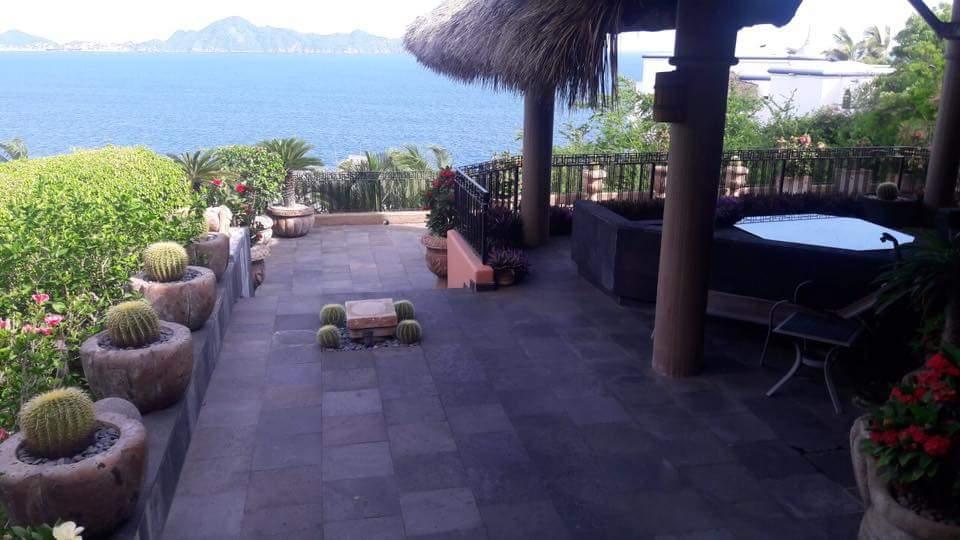 Jimmy’s home in Manzanillo had impressive views