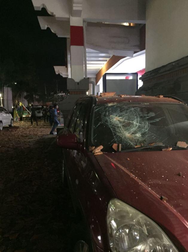  A damaged car in Bali as tremor followed tremor