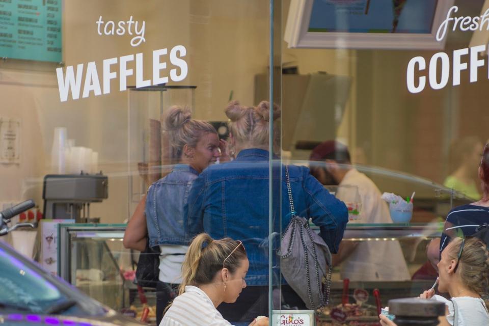  The pair looked like they were enjoying picking their sweet treats