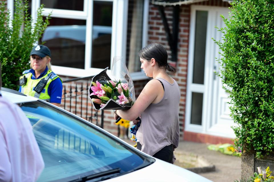  Sister Gemma Eastwood arriving at her sisters house this afternoon