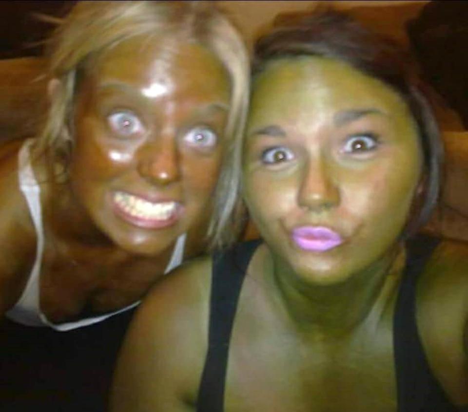  Rosie and Laura turned green after applying their fake tan