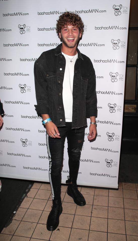  Eyal Booker looked dapper in double denim