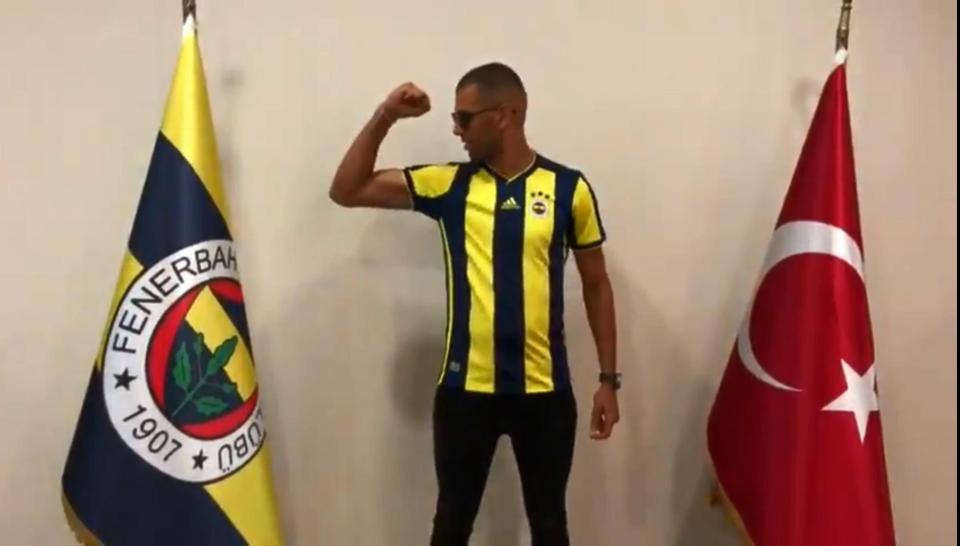  Islam Slimani took the chance to show off his bulging biceps